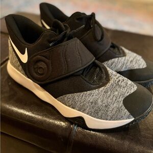 Mens Nike KD Basketball Sneakers | 10.5